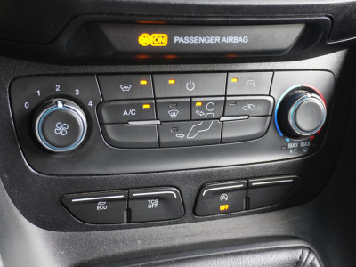 Ford Transit Connect 1.5 EcoBlue 100PK EURO 6 Airco - Cruise - Trekhaak - €10.950,- Excl. 11