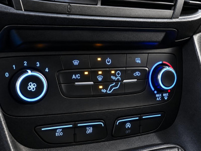 Ford Transit Connect 1.5 EcoBlue 100PK L2 EURO 6 - Airco - Cruise - Trekhaak - Verw. voorruit - €8.450,- Ex. BTW foto 5