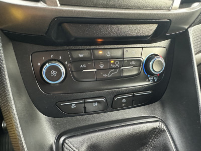 Ford Transit Connect 1.5 EcoBlue 120 PK / L1H1 / 1e EIGENAAR / TREKHAAK / CAMERA / NAV / AIRCO / CRUISE foto 11