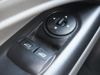 Ford Transit Connect 1.5 EcoBlue EURO 6 - Airco - Trekhaak - € 12.900,- Excl. 16