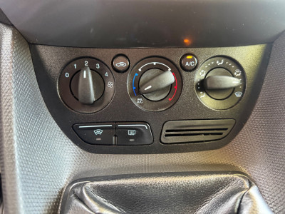 Ford Transit Connect 1.5 TDCI L2 Trend 3-Zits Airco Cruise control Trekhaak foto 10