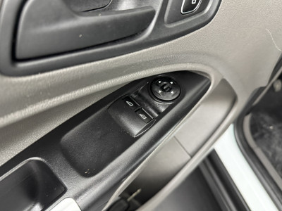 Ford Transit Connect 1.5TDCi 100PK  Business | 3-Zits | Imperiaal | Airco | Camera | Betimmering | Cruise foto 8