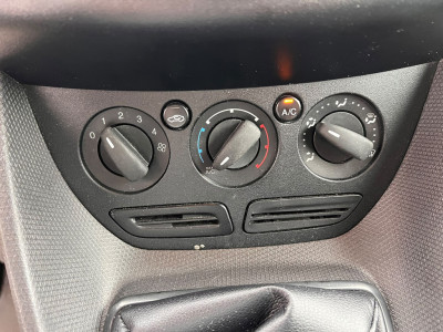 Ford Transit Connect 1.6 TDCI L1 Ambiente First Edition EX BTW NAP APK 11-04-2027 Trekhaak foto 10