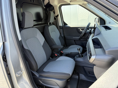 Ford Transit Courier 1.0 EcoBoost 101 PK / LIMITED / BENZINE / **5.293 KM!!** / ECC / ADAPTIVE CRUISE / CAMERA / BLINDSPOT / LED foto 6