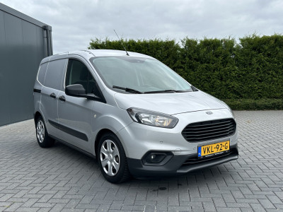 Ford Transit Courier 1.5 TDCI / 1e EIGENAAR / 21.248 KM ! / AIRCO / STOELVERWARMING / PDC / NAVIGATIE / CARPLAY 4