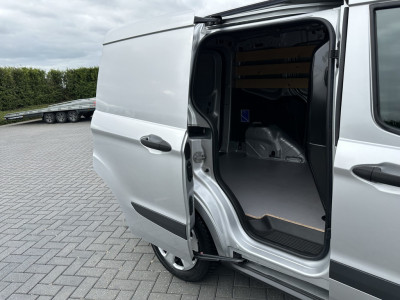 Ford Transit Courier 1.5 TDCI / 1e EIGENAAR / 21.248 KM ! / AIRCO / STOELVERWARMING / PDC / NAVIGATIE / CARPLAY 9