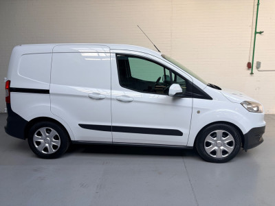 Ford Transit Courier 1.5 TDCI Trend, Airco, CruiseControl, Stoel verwarming Schuifdeur 1ste eigenaar Nederlandse bus RIJKLAARPRIJS foto 9