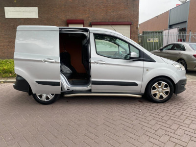 Ford Transit Courier 1.6 TDCI Trend * 2016 * AC/Clima * 1e Eigenaar *  Euro5 * PDC * Navigatie * Cruise Control * APK 25-2-2026 * foto 3