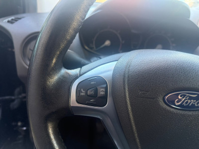 Ford Transit Courier 1.6 TDCI Trend Airco Navi foto 14