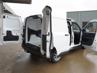 Ford Transit Courier EcoBlue 100PK Trend Nieuw model Airco | Apple cp-Android auto | Trekhaak foto 5