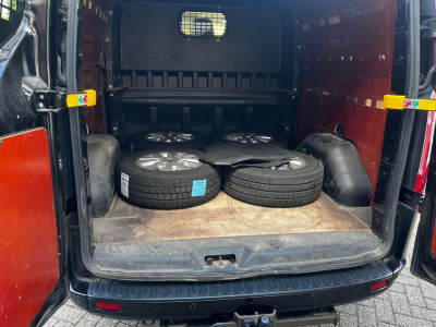 Ford Transit Custom 170 PK L2H1 Limited LUXE DC ALLE OPTIES foto 10