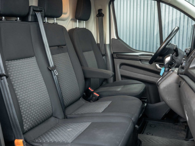 Ford Transit Custom 2.0 EcoBlue L1H1 | Automaat | 1e Eigenaar | Limited | Camera | Cruise | PDC | Airco | Trekhaak foto 13