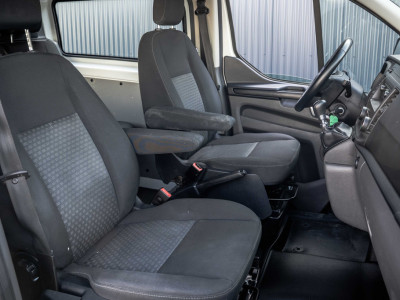 Ford Transit Custom 2.0 EcoBlue | L2H2 | Dubbele Cabine | Cruise | 1e Eigenaar | PDC | Stoelverw. | Airco | Trekhaak | Imperiaal foto 13