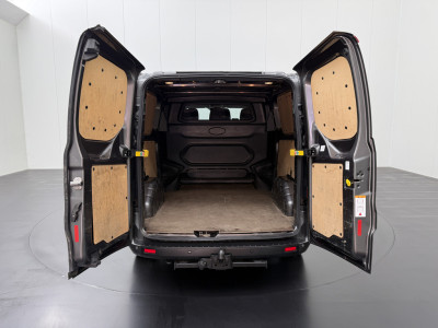 Ford Transit Custom 2.0TDCI 130PK Automaat Limited Dubbele Cabine | 6-Persoons | Navigatie | Multimedia | Airco | Cruise | Trekhaak foto 4