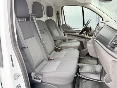 Ford Transit Custom 2.0 TDCI 130 PK / L1H1 / 2.5 TONS TREKHAAK / SORTIMO INRICHTING / AIRCO / CRUISE / 3-ZITS / LED / STOEL -EN VOORRUIT VERWARMING foto 10
