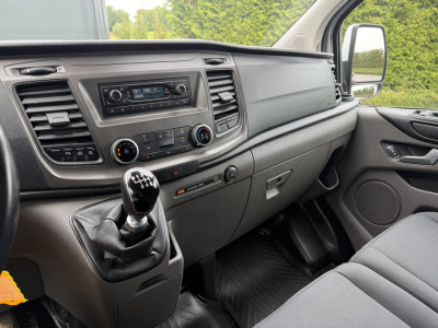 Ford Transit Custom 2.0 TDCI 130 PK / L1H1 / 2.5 TONS TREKHAAK / SORTIMO INRICHTING / AIRCO / CRUISE / 3-ZITS / LED / STOEL -EN VOORRUIT VERWARMING foto 15