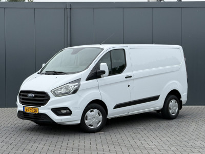 Ford Transit Custom 2.0 TDCI 130 PK / L1H1 / 2.5 TONS TREKHAAK / SORTIMO INRICHTING / AIRCO / CRUISE / 3-ZITS / LED / STOEL -EN VOORRUIT VERWARMING foto 2