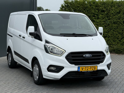 Ford Transit Custom 2.0 TDCI 130 PK / L1H1 / 2.5 TONS TREKHAAK / SORTIMO INRICHTING / AIRCO / CRUISE / 3-ZITS / LED / STOEL -EN VOORRUIT VERWARMING foto 4