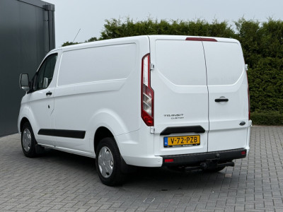 Ford Transit Custom 2.0 TDCI 130 PK / L1H1 / 2.5 TONS TREKHAAK / SORTIMO INRICHTING / AIRCO / CRUISE / 3-ZITS / LED / STOEL -EN VOORRUIT VERWARMING foto 5