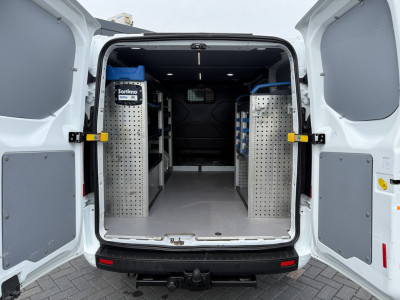 Ford Transit Custom 2.0 TDCI 130 PK / L1H1 / 2.5 TONS TREKHAAK / SORTIMO INRICHTING / AIRCO / CRUISE / 3-ZITS / LED / STOEL -EN VOORRUIT VERWARMING foto 6