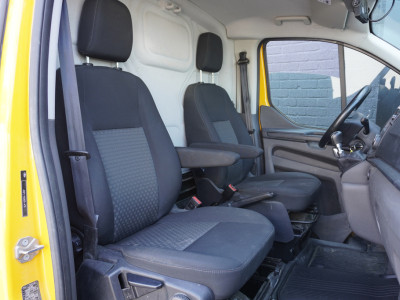 Ford Transit Custom 2.0 TDCI 130PK L2 EURO 6 - Airco - Cruise - PDC - Trekhaak - € 11.950,- Excl. 5