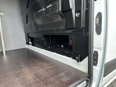 Ford Transit Custom 2.0 TDCI 130 PK / L2H1 / 1e EIG. / 2.800 KG AHG / IMPERIAAL / TREKHAAK / ALUCA INRICHTING / CRUISE / AIRCO foto 12