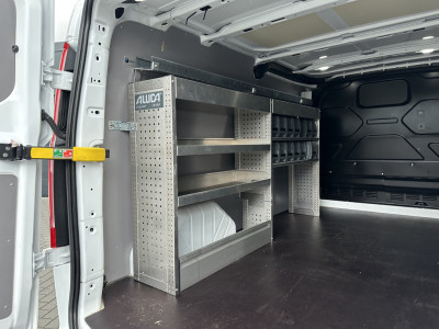 Ford Transit Custom 2.0 TDCI 130 PK / L2H1 / 1e EIG. / 2.800 KG AHG / IMPERIAAL / TREKHAAK / ALUCA INRICHTING / CRUISE / AIRCO foto 9