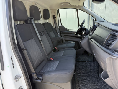 Ford Transit Custom 2.0 TDCI 130 PK / L2H1 / AUTOMAAT / TREKHAAK / AIRCO / CRUISE / CAMERA / 3-ZITS / LED / STOEL -EN VOORRUIT VERWARMING foto 6