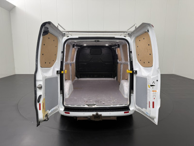 Ford Transit Custom 2.0TDCI 130PK Lang Limited | Imperiaal | Trekhaak | Navigatie | Camera | Multimedia | Airco | Cruise | 3-Zits | Betimmering foto 4