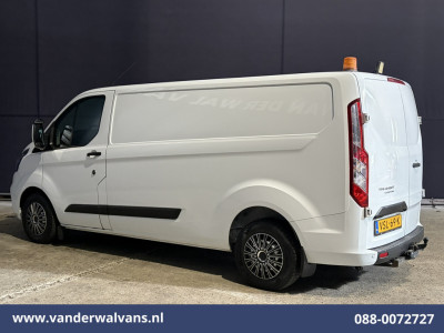 Ford Transit Custom 2.0 TDCI 130pk L2H1 Euro6 Airco | Camera | LED | Apple Carplay | Omvormer | 2800kg Trekhaak Cruisecontrol, Stoelverwarming, Verwarmde voorruit, Parkeersensoren, Bijrijdersbank 3900