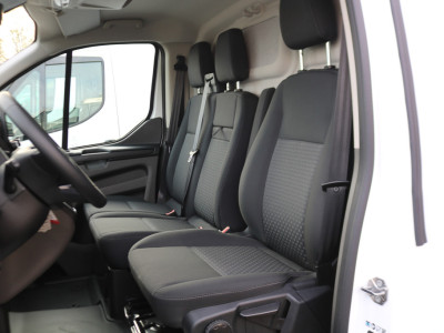 Ford Transit Custom 2.0 TDCI 130pk L2 H1 Trend Koelwagen Automaat Airco Camera Apple Carplay foto 2