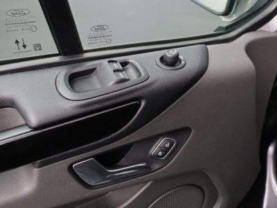 Ford Transit Custom 2.0TDCI 170PK Automaat Lang Limited | 2xSchuifdeur | Multimedia Touchscreen | Camera | 3-Persoons | Trekhaak foto 8