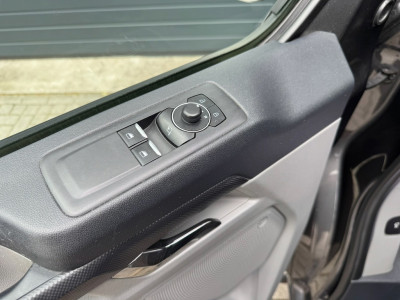Ford Transit Custom 2.0 TDCI 170pk L1H1 Limited Automaat | Navi | Trekhaak | CarPlay | Camera | Stoelverw. | Cruise | Stuur leder foto 16