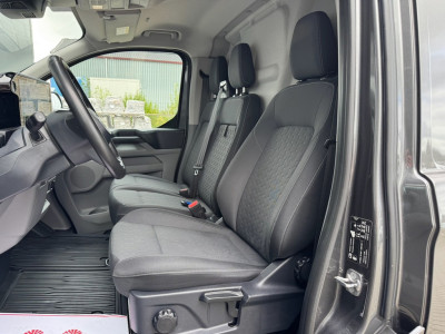 Ford Transit Custom 2.0 TDCI 170pk L1H1 Limited Automaat | Navi | Trekhaak | CarPlay | Camera | Stoelverw. | Cruise | Stuur leder foto 17