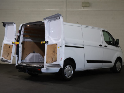 Ford Transit Custom 2.0 TDCI 170pk L2 H1 Airco Camera Trekhaak foto 10