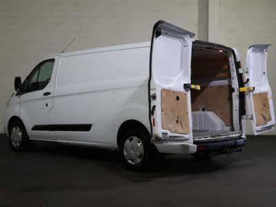 Ford Transit Custom 2.0 TDCI 170pk L2 H1 Airco Camera Trekhaak foto 12