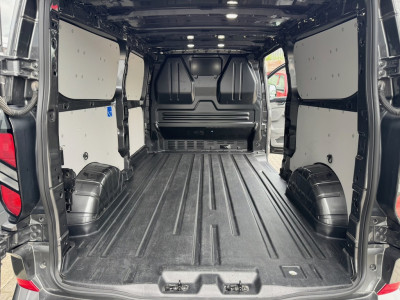 Ford Transit Custom 2.0 TDCI 170pk L2H1 Limited Automaat | CarPlay | 17 inch | Camera | Stuur + stoelverwarming | LED | Keyfree 10