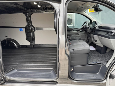 Ford Transit Custom 2.0 TDCI 170pk L2H1 Limited Automaat | CarPlay | 17 inch | Camera | Stuur + stoelverwarming | LED | Keyfree 11
