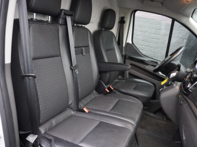 Ford Transit Custom 2.0 TDCI 185PK Sport Automaat EURO 6 - Airco - PDC - Camera - €11.950,- Excl. 5