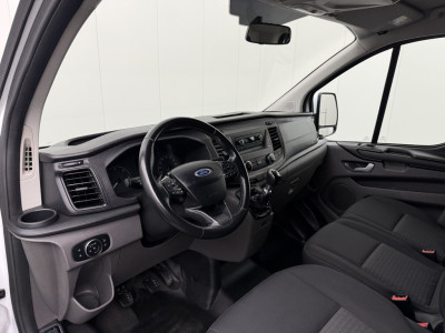 Ford Transit Custom 2.0TDCI Achterdeuren | 2500Kg Trekgewicht | Airco | Cruise | 3-Zits | Betimmering foto 3