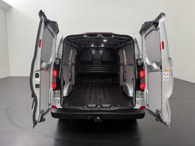 Ford Transit Custom 2.0TDCI Automaat Lang Limited | 2xSchuifdeur | Multimedia | Camera | Airco | Cruise | 3-Zits | Trekhaak foto 4