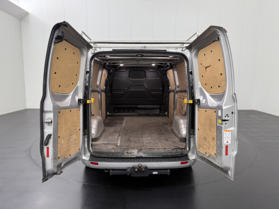 Ford Transit Custom 2.0TDCI Automaat Lang Limited | Imperiaal | trekhaak | 2xSchuifdeur | Airco | Cruise | 3-Zits foto 4
