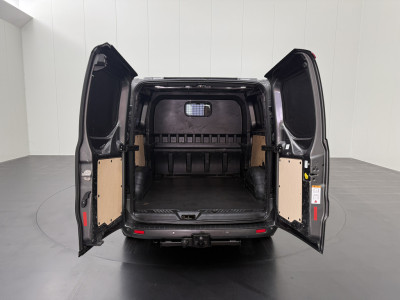 Ford Transit Custom 2.0TDCI L170PK Automaat Lang Limited Dubbele Cabine | 6-Persoons | Navigatie | Camera | 2xSchuifdeur | Trekhaak foto 4