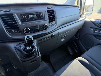 Ford Transit Custom 2.0 TDCI / L1H1 / 1e EIG. / 2.5 TONS TREKHAAK / IMPERIAAL / 3-ZITS / STOEL -EN VOORRUIT VERWARMING / CRUISE / AIRCO foto 12