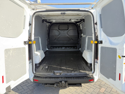 Ford Transit Custom 2.0 TDCI / L1H1 / 1e EIG. / 2.5 TONS TREKHAAK / IMPERIAAL / 3-ZITS / STOEL -EN VOORRUIT VERWARMING / CRUISE / AIRCO foto 7