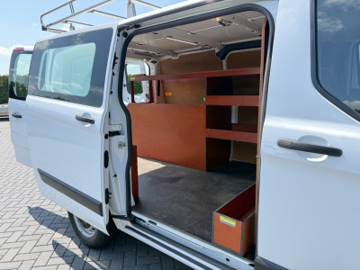 Ford Transit Custom 2.0 TDCI / L1H1 / 1e EIG. / 40.176 KM! / TREKHAAK / IMPERIAAL / INRICHTING / AIRCO / 3-ZITS 9