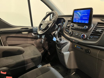 Ford Transit Custom 2.0 TDCI L1H1 Trend 130 PK / Servicebus / Bott Inrichting / Euro 6 / Schuifdeur L+R / Airco / CarPlay / Cruise Control / Camera / Navigatie / Klep / 3-Zits foto 3