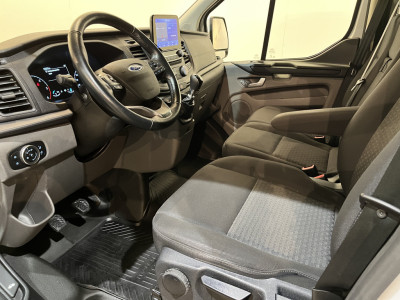 Ford Transit Custom 2.0 TDCI L1H1 Trend 130 PK / Servicebus / Bott Inrichting / Euro 6 / Schuifdeur L+R / Airco / CarPlay / Cruise Control / Camera / Navigatie / Klep / 3-Zits foto 6