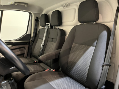 Ford Transit Custom 2.0 TDCI L1H1 Trend 130 PK / Servicebus / Bott Inrichting / Euro 6 / Schuifdeur L+R / Airco / CarPlay / Cruise Control / Camera / Navigatie / Klep / 3-Zits foto 8