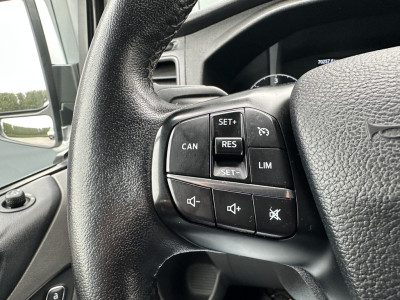 Ford Transit Custom 2.0 TDCI / L2H1 / 1e EIG. / CAMERA / CARPLAY / AIRCO / CRUISE / VOORRUITVERW / 3 ZITS / PDC / 2.800 KG AHG foto 14